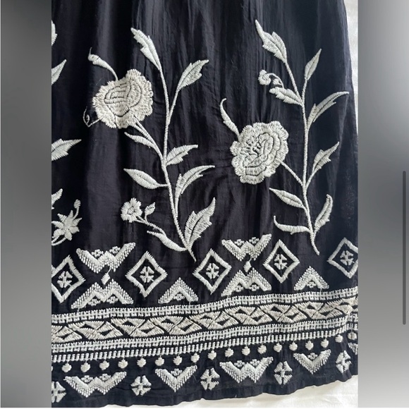 Johnny Was Embroidered Dress - Excellent Condition - Medium - Picture 4 of 7